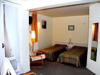 Les Chemins Francis - Modern Hotel Bagnols-les-Bains Eksteriør bilde