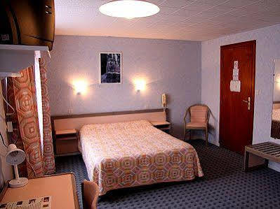 Les Chemins Francis - Modern Hotel Bagnols-les-Bains Eksteriør bilde